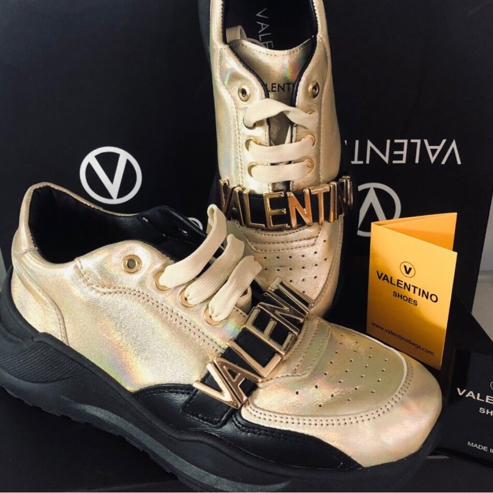 VALENTINO Sheila Ologram Plantinum Sneakers  🔥Size 8 🔥NEW AUTHENTIC